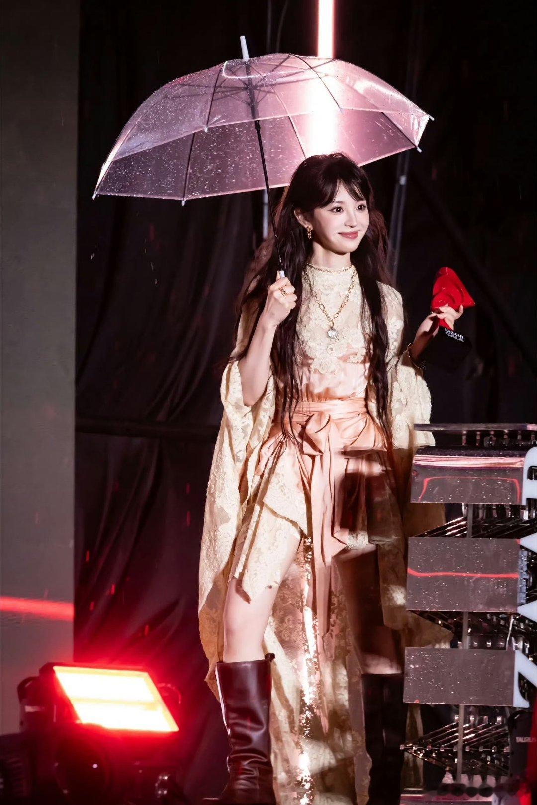 田曦薇顾盼生辉，摇曳生姿的一期💐​​​​