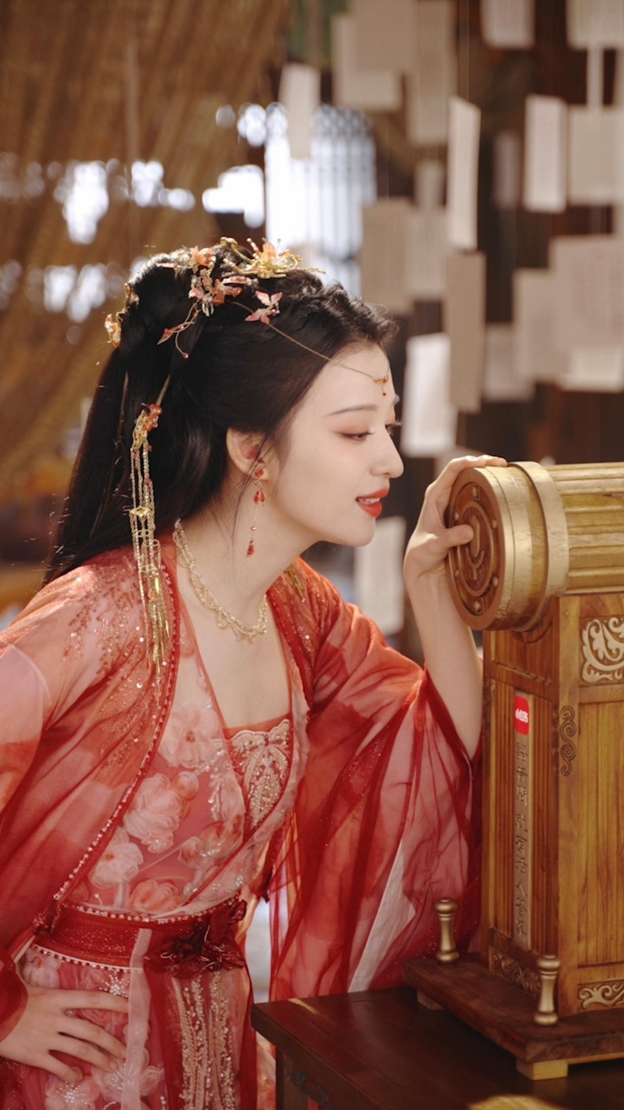 王楚然那点秘密全被抖出来了被王楚然带火的诗篇总结太上头！原来都是🍠语音问的功