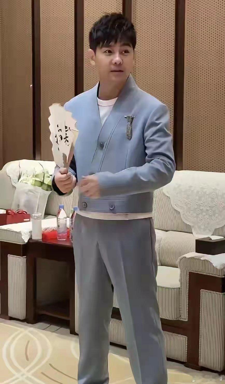 林志颖近照曝光，网友：岁月不饶人！​​​