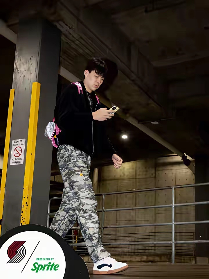 皇上不急，太监急！喜欢杨瀚森的球迷都在为了斯普利特不给他机会而鸣不平，恨铁不成钢