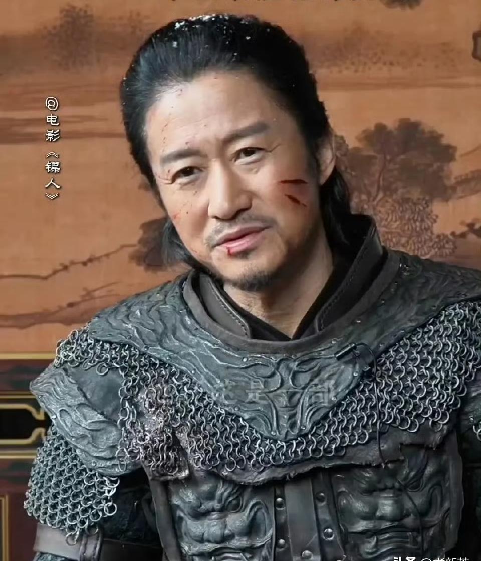 万达撤资跑路当天，吴京把自己别墅抵押了。你想想，流浪地球剧组连宇航服都租不起了