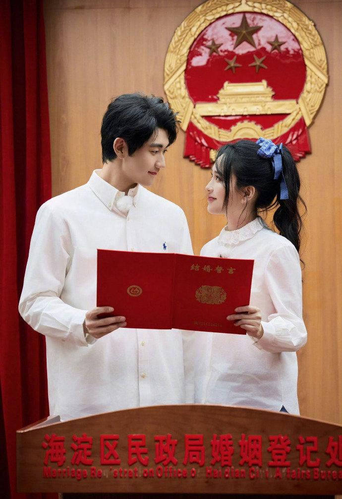 金莎领证回应翻车？2月领证4月官宣，这波操作太像剧本！谁懂啊，金莎一