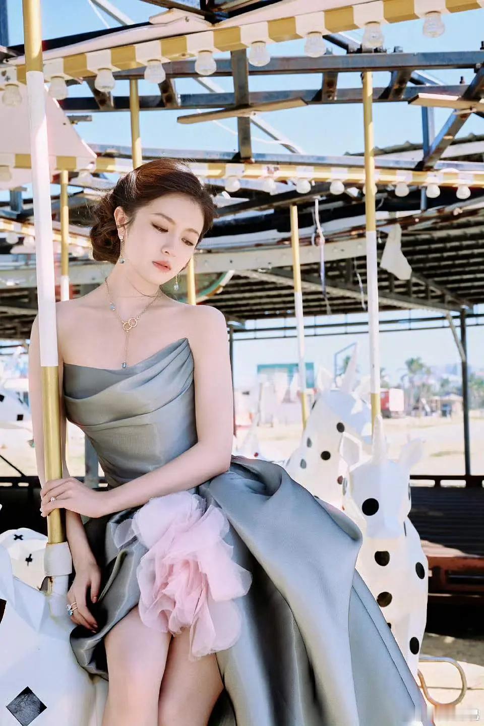 李兰迪这套太适合她了好漂亮