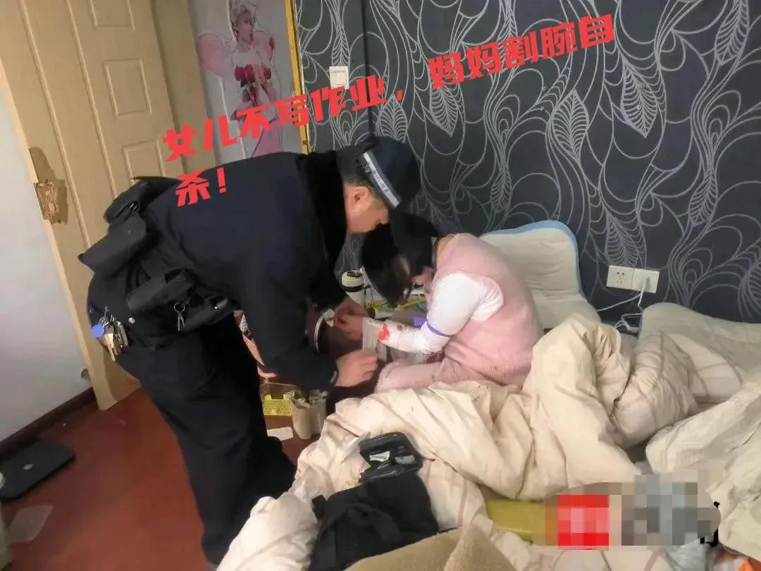 刚刚看完中产阶级妈妈已经开始鸡娃然后就看到了这位激动的妈妈！当然这位妈妈不是虎妈