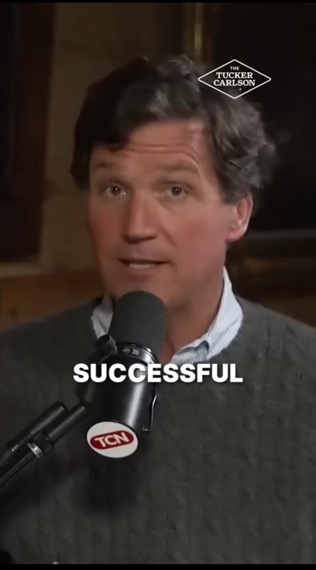 🇺🇸塔克·卡尔森说:我们必须把所有索马里移民遣返回索马里。塔克·卡尔森说