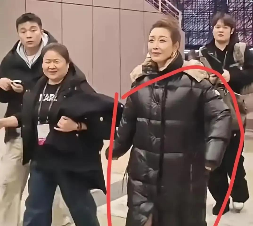 14900一件羽绒服，只暖2.8℃实测Moncler、波司登、某电商199