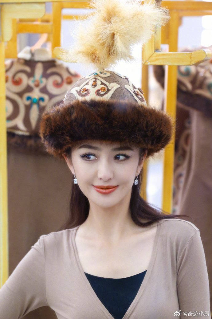 冯小刚徐帆看佟丽娅舞剧佟丽娅舞剧北京站火热开演，冯小刚徐帆夫妇亲临现场助阵，前