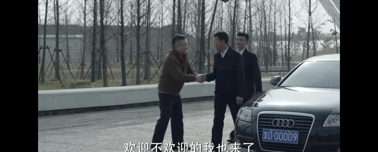 李达康在不同人面前的表现：在孙连城面前：懒政不作为，开除你党籍。（不可一世）