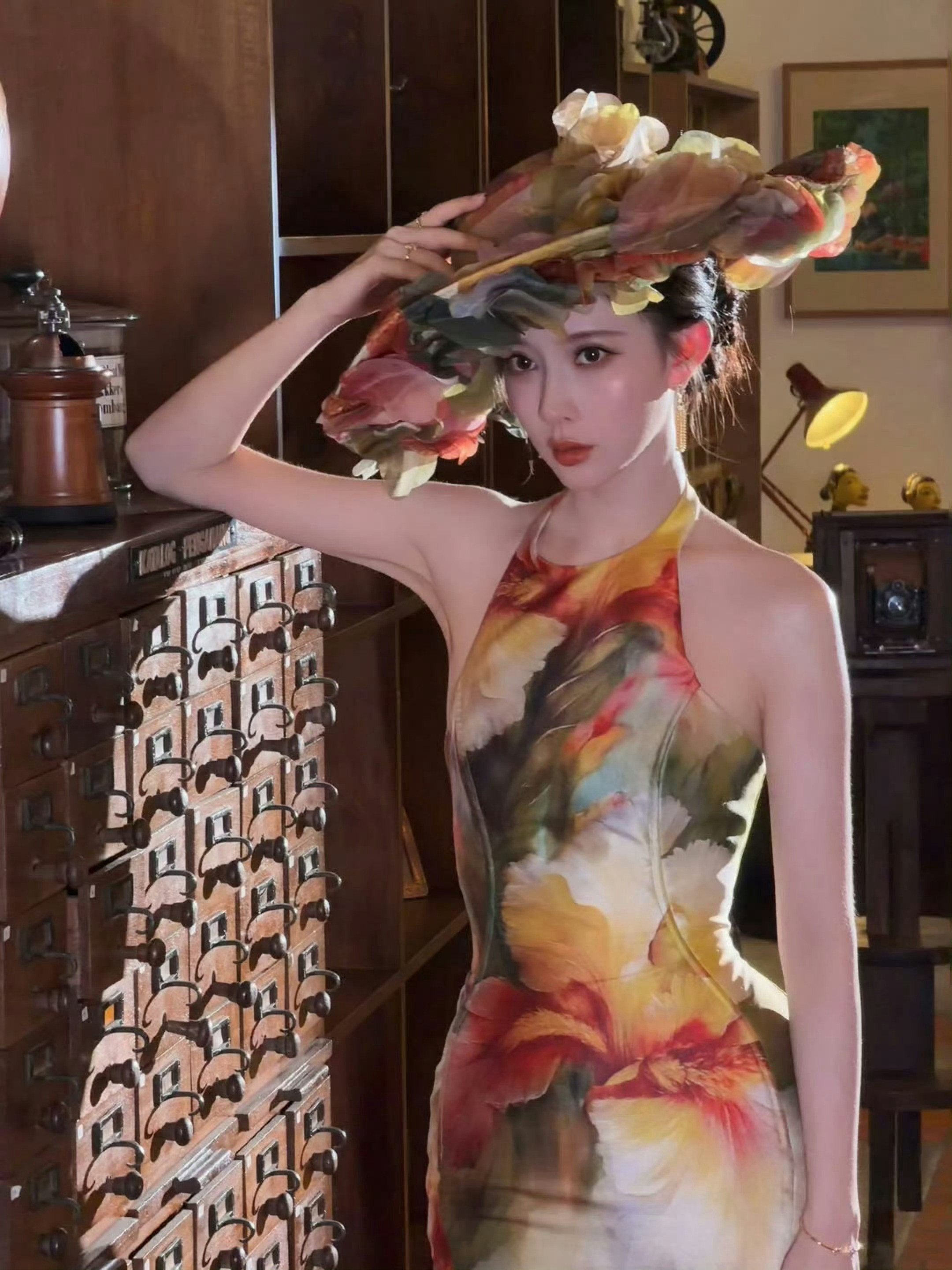 好一个明媚艳丽的大美人啊，孟子义今天好美啊。