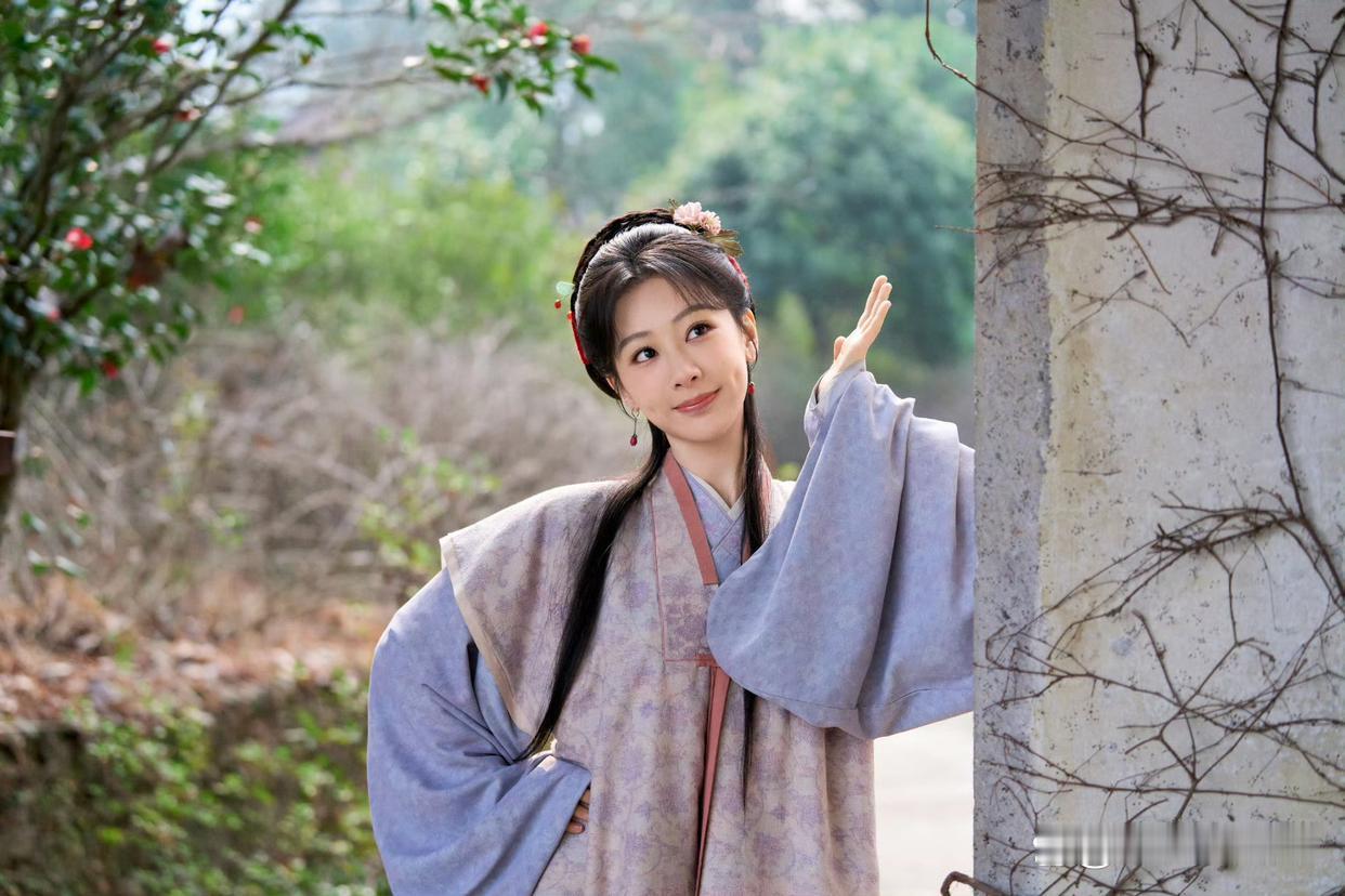 1.陈坤跟周迅两个人私下里脾气差不多，他们只要不合作拍戏，就能是非常好的朋友，因