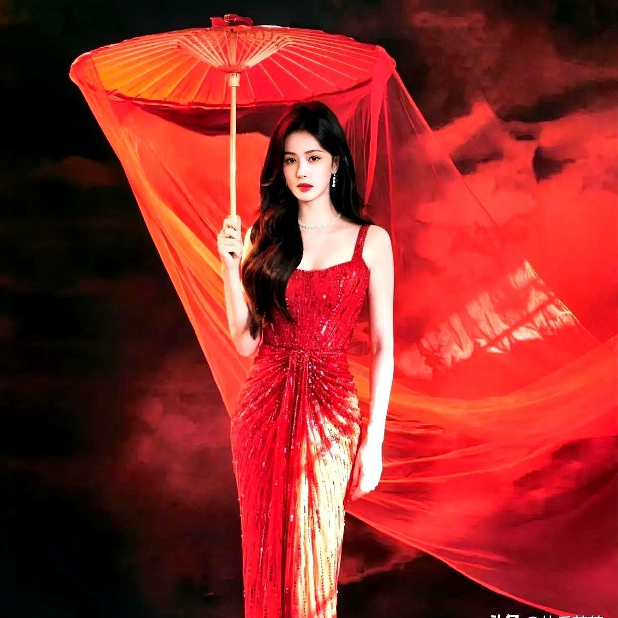 难怪白鹿31岁还不结婚，你看她跟曾舜晞、王星越私下怎么玩的就懂了，简直是男寝室长