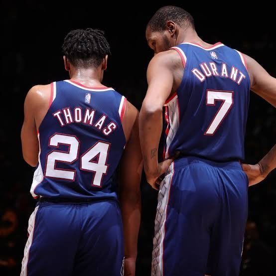 ScoopB：据我所知，一旦卡姆·托马斯渡过澄清期，对他感兴趣的球队包括：火箭