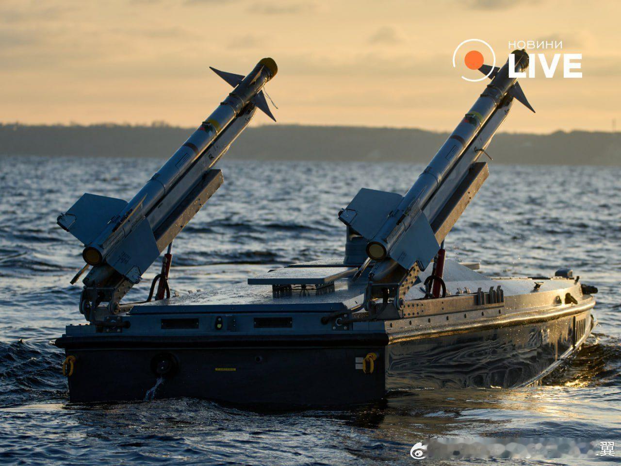 装备响尾蛇空空导弹的乌克兰马古拉V7无人艇俄乌冲突马古拉V7配备了两个固定式发