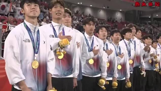 国足[超话]#韩国议员安哲秀公开批评夺冠球员，不该把免兵役当成炫耀资本