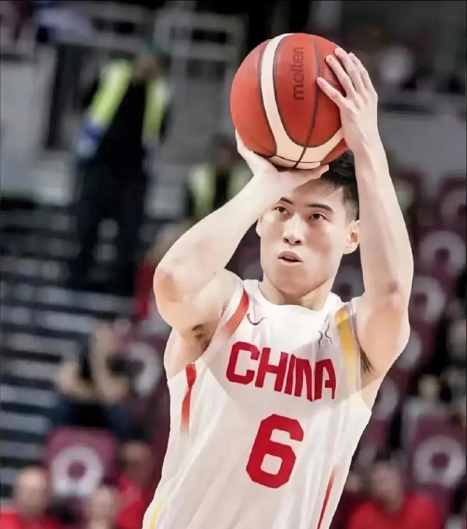 我敢断定程帅澎就是中国男篮得到的最稳定的射手！在今晚结束的中国男篮最后一