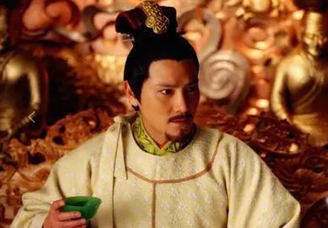 你一提宋高宗赵构，脑子里第一个蹦出来的是什么？“逃跑皇帝”？“杀岳飞的昏君”？还是那个向金国点头哈腰