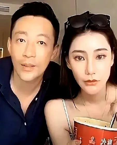 汪小菲直播遇到黑粉骂他，他的处理方式挺意外作为汪小菲现在已经是流量达人了，汪