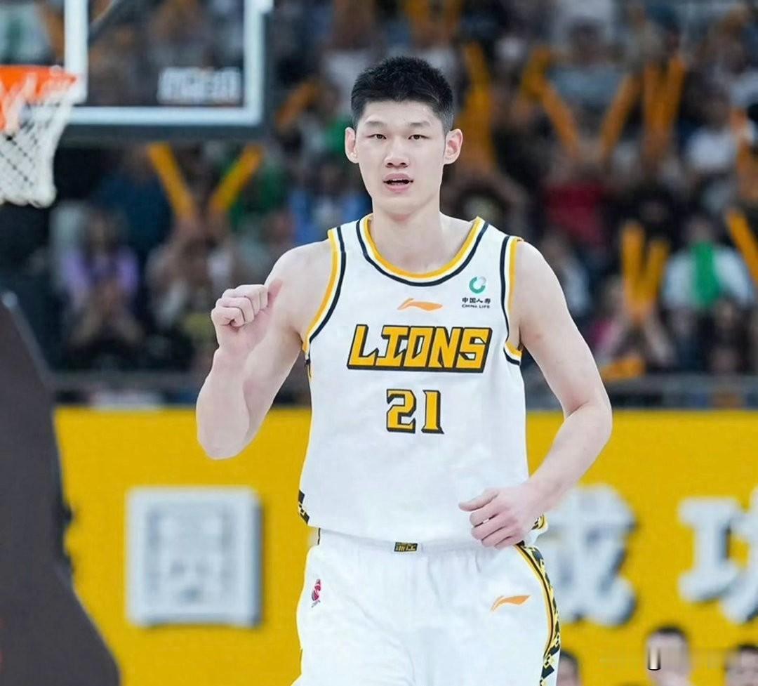 广东宏远传来三个最新消息，全力争取胡金秋，争冠有戏目前广东宏远全队正在全力备战