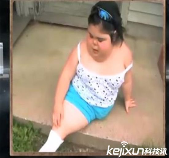 世界上有人天生"美人鱼": 美丽如泡沫