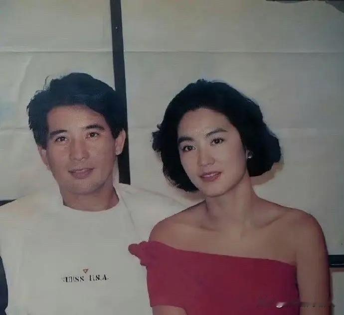 世间的女子，大多逃不出一个“情”字。就连林青霞这样一位50年才出一位的大美女，情