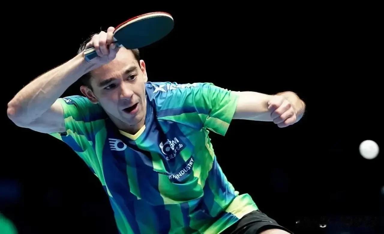 WTT香港总决赛最后一场男单1/8决赛，小勒布伦4-2击败雨果，与哥哥携手晋级八