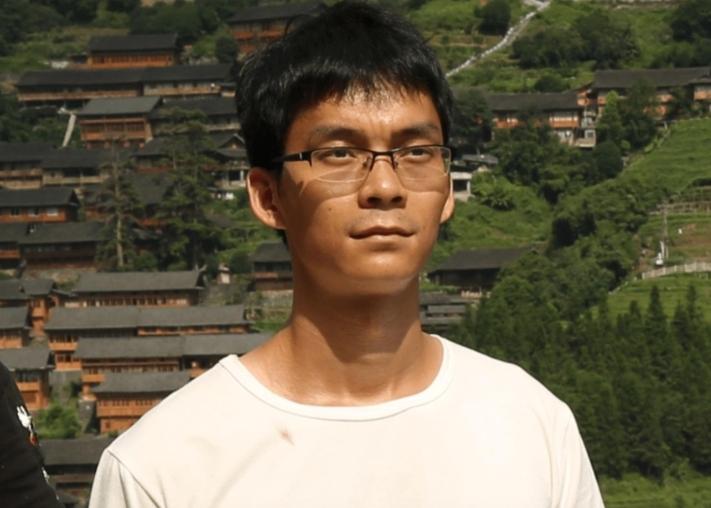 唐尚珺，37岁，出生于广西壮族自治区防城港市上思县公安村。他从2009年开始，曾
