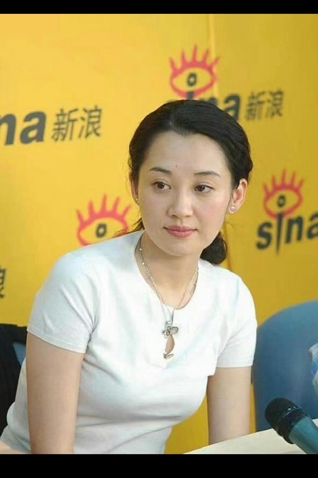 感觉年轻时的她长的并没有说多出众，反而年龄上来了，越来越美！特别是四十岁以后，