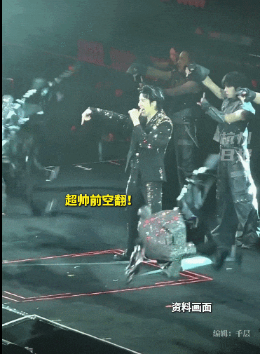 马斯克点赞王力宏伴舞机器人宇树科技G1人形机器人成为王力宏演唱会的伴舞，共同演
