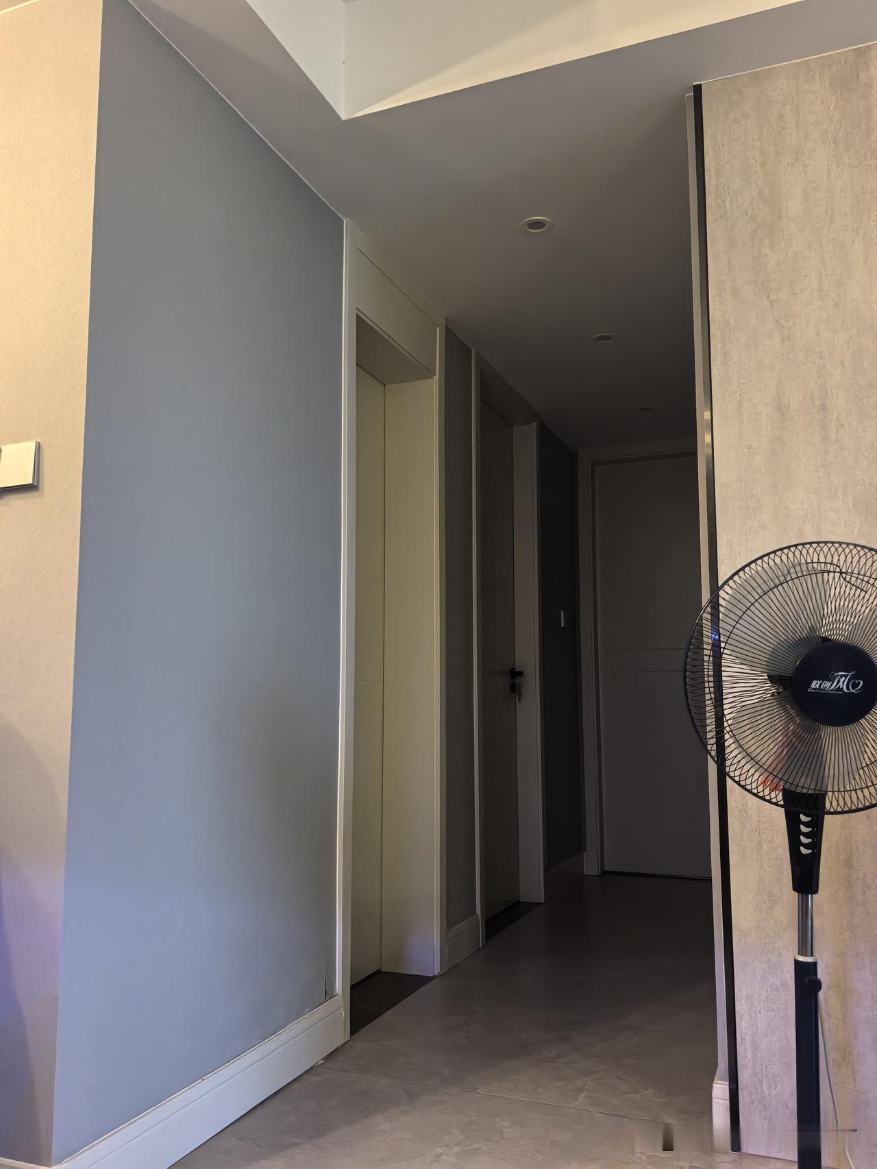 母亲病危住院68天儿子全程缺席，父亲果断卖掉婚房，结局太解气都说养儿防老，