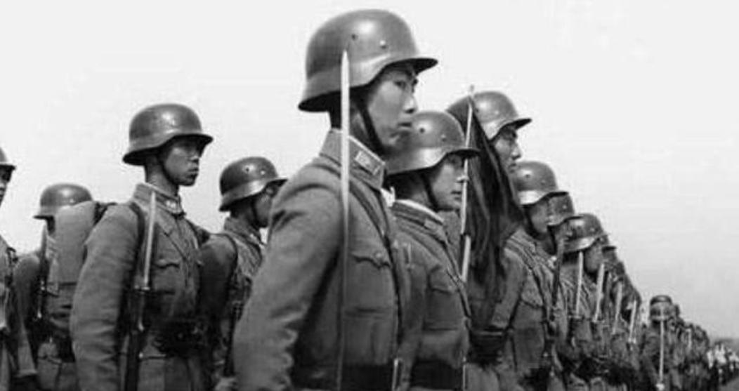 民国时期，有一支35000人的私人武装队伍，他们的武器装备甚至比当时国民党精锐部