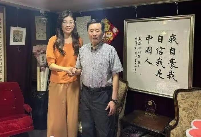 郑丽文得到了越来越多的人力挺，在媒体界得到了杨永明、谢寒冰、还有历史哥的力挺！在