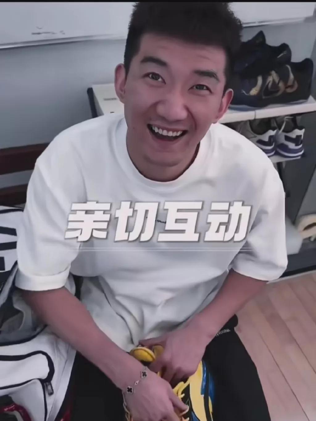 当看到孙铭徽对着周琦面带微笑又带嘲讽的一句“波兰人”来了说出口之后！我突然明白了