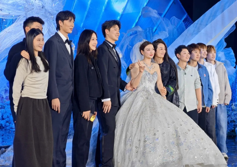 图雅婚礼，羽坛大联欢啊！久违的前辈们，打闹的友人们，各种搭档和对手都来了。风云