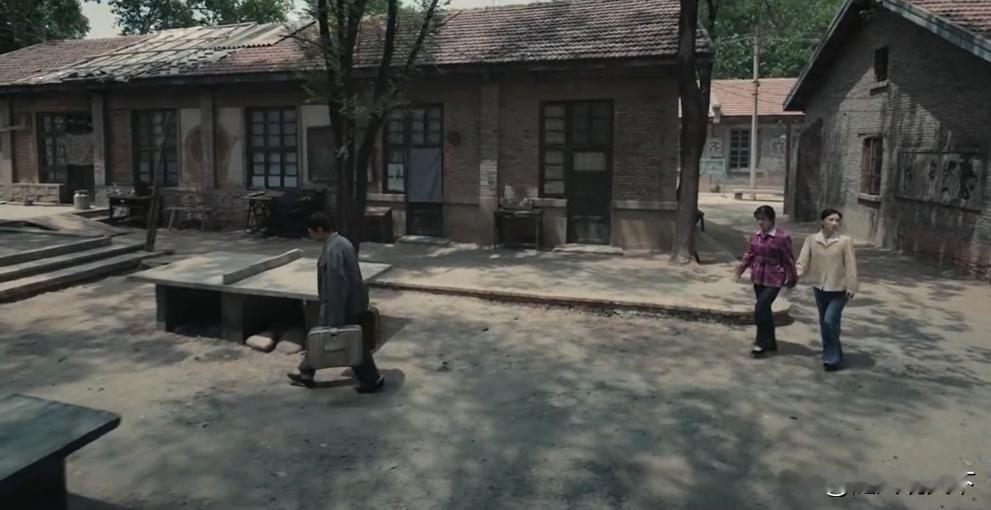 《主角》中无名无姓的角色，命运都是悲惨的！第一个无名无姓的是王丽坤饰演的小白鞋