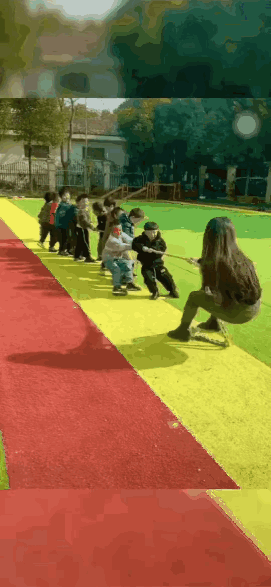 带头叛变的小朋友，估计是班长吧？[捂脸哭][捂脸哭][捂脸哭][捂脸哭]