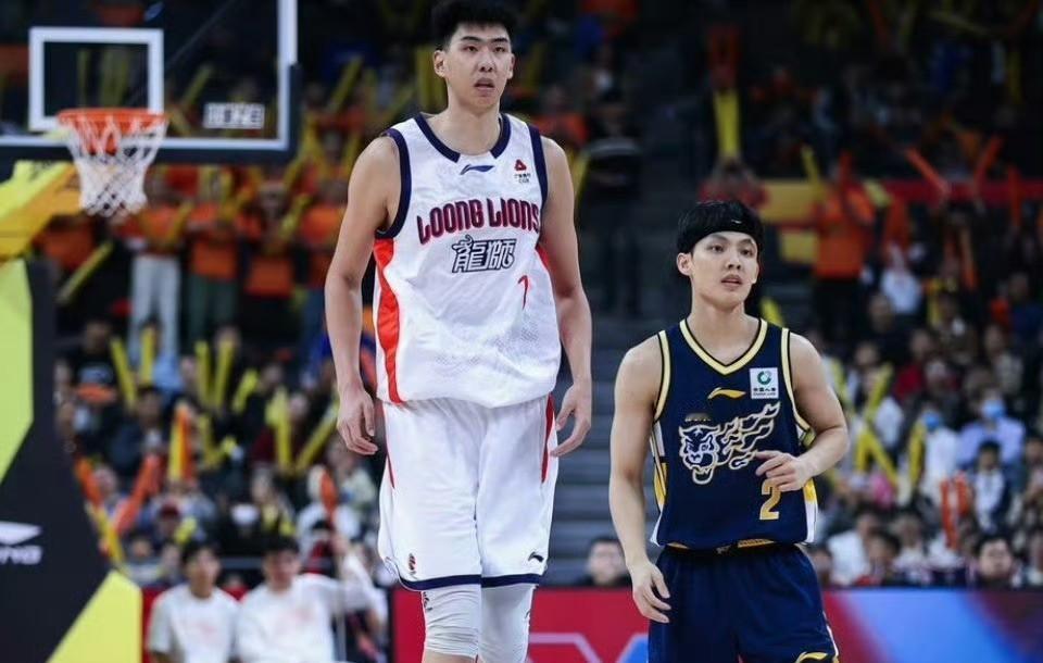 旧队友变赛场对手，徐昕放话&;盖徐杰几个&;引爆季后赛首轮焦点战，从广...