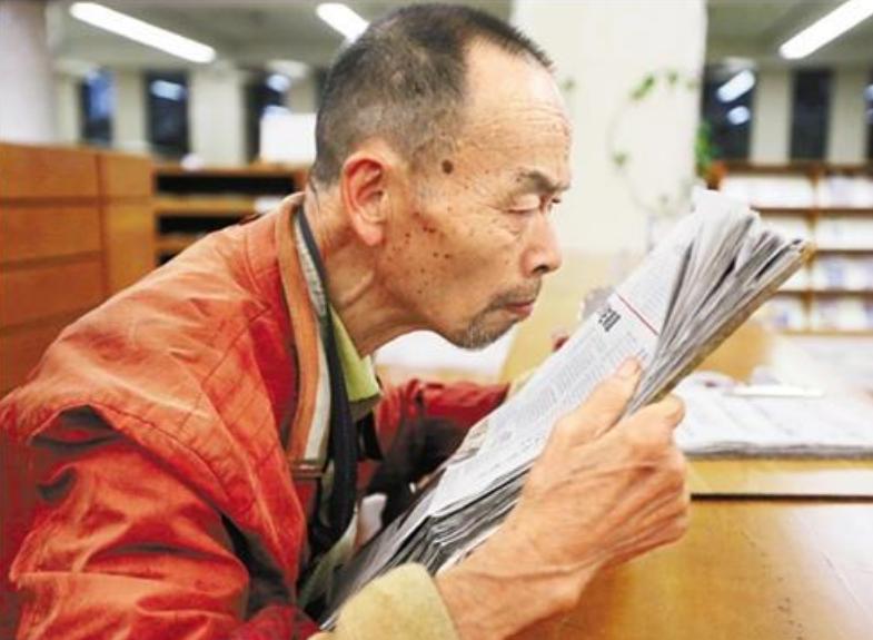 杭州被投诉的“流浪汉”，是韦思浩先生，毕业于浙大，99年退休后化名“魏丁兆”，将