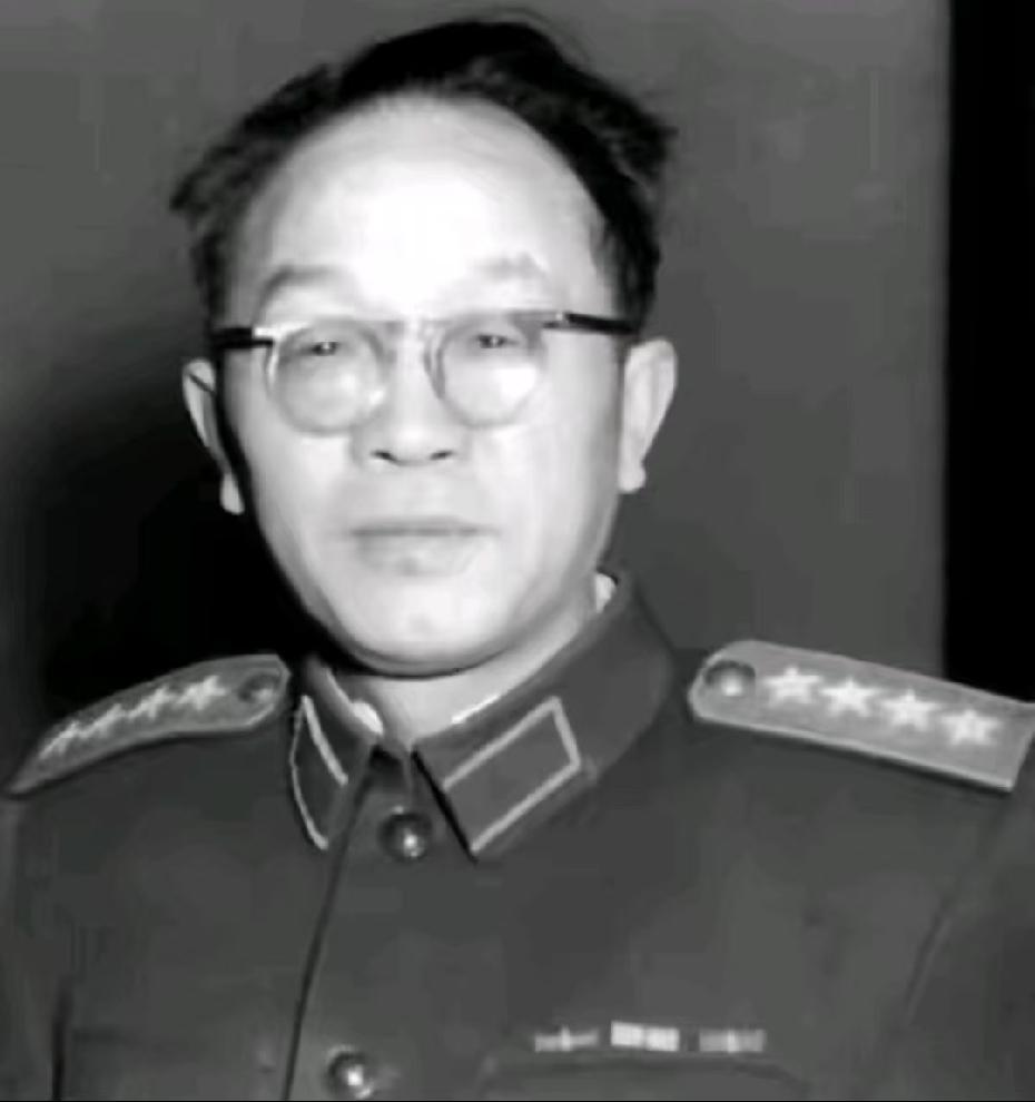 身上九处弹痕的万岁军军长，黄克诚一番话为他洗清冤屈。1979年讨论梁兴初平