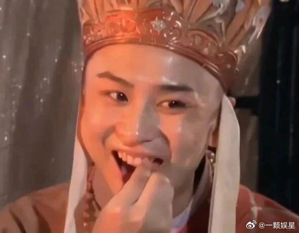 白鹿说以后的路自己走合着她以前的路不是自己走的吗？这么刻意割裂过往，难道从前的资