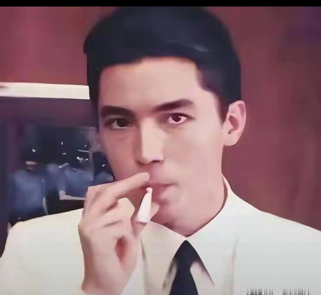 一代亚洲美男落幕！离婚47年，74岁尊龙隐居深山，无儿无女少社交还记得《末