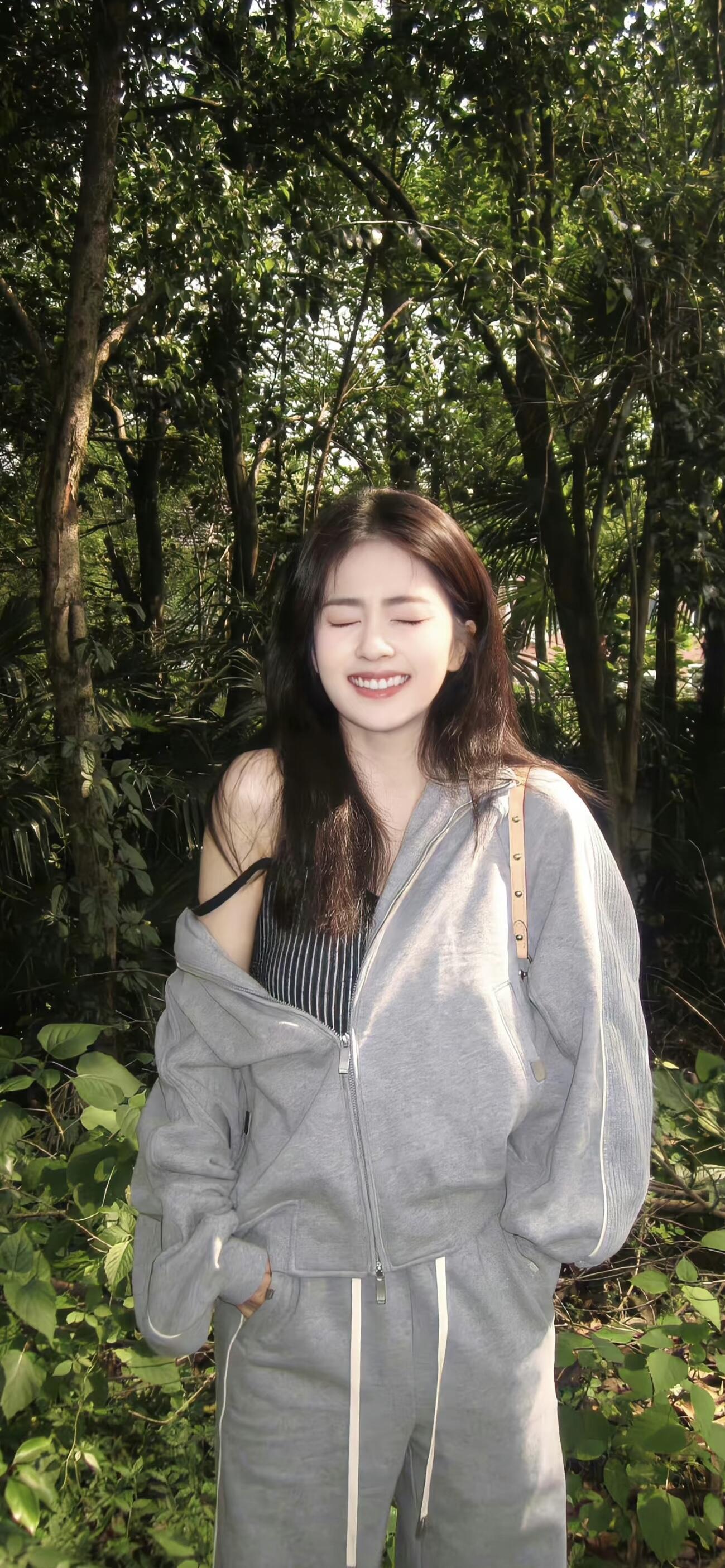 白鹿/壁纸分享/明星壁纸少女心事最迷人山上万水抵不过微微一瞥​​​