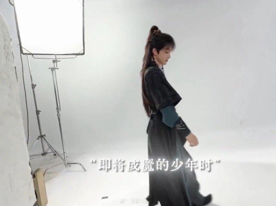 敖瑞鹏错世录魏劫渡劫敖瑞鹏错世录定妆视频天惹天惹，不愧是粉丝和观众心中的古装男