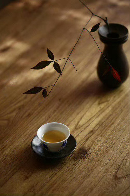 “世界运行法则。十大世界运行法则”1、吸引力法则：——心想事成的逻辑，认为积极思