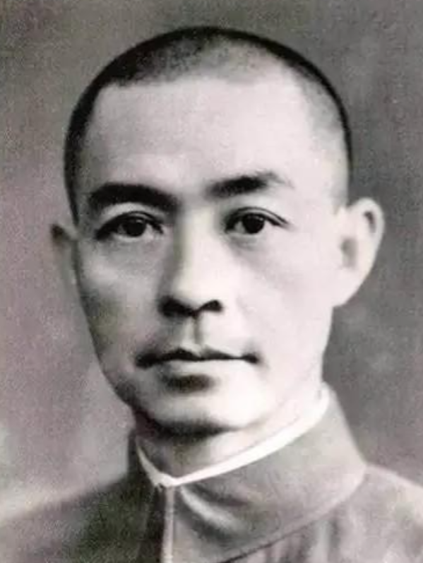 1939年，张自忠尖刀队，夜袭了在南京大屠杀中作恶的13师团，看到穿着裹裆布的男