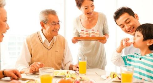 癌从口入！调整不良饮食习惯，让你远离胃癌国家癌症中心数据显示，我国每年新发胃癌
