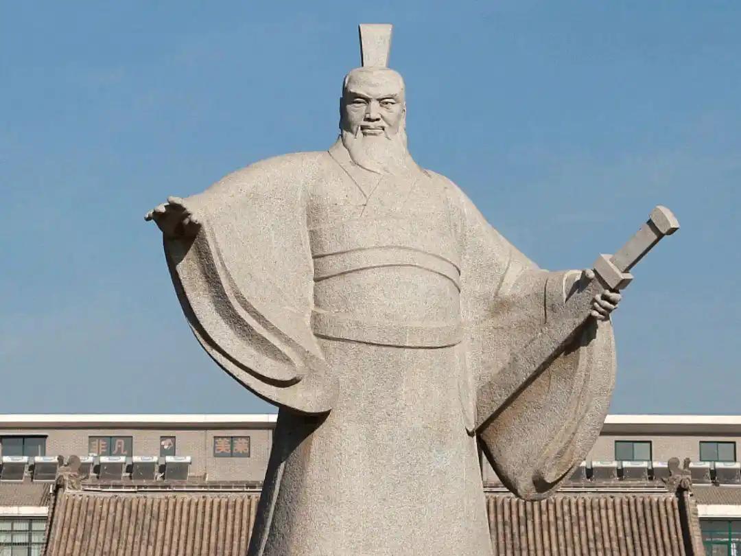 刘秀是大哥刘縯的跟班，如果刘縯不被杀，最后当皇帝的会是刘縯吗？亲哥被人当众砍