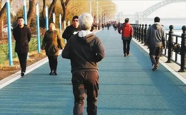 在日常生活中，运动是我们保持健康的重要方式，但如果你发现自己运动时越来越疲劳、步