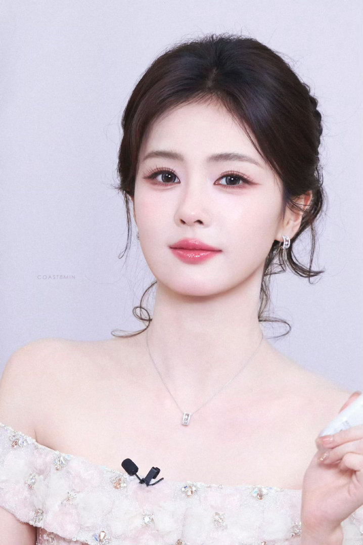 白鹿白鹿叶璃白鹿莫离🧸💓🌸“春季的邂逅，在盛夏是一曲浪漫的诗”
