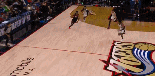 布莱恩特真是个狠人啊这下等于是从后直接把艾奇库姆给帽倒在地上了，VJ太惨了！