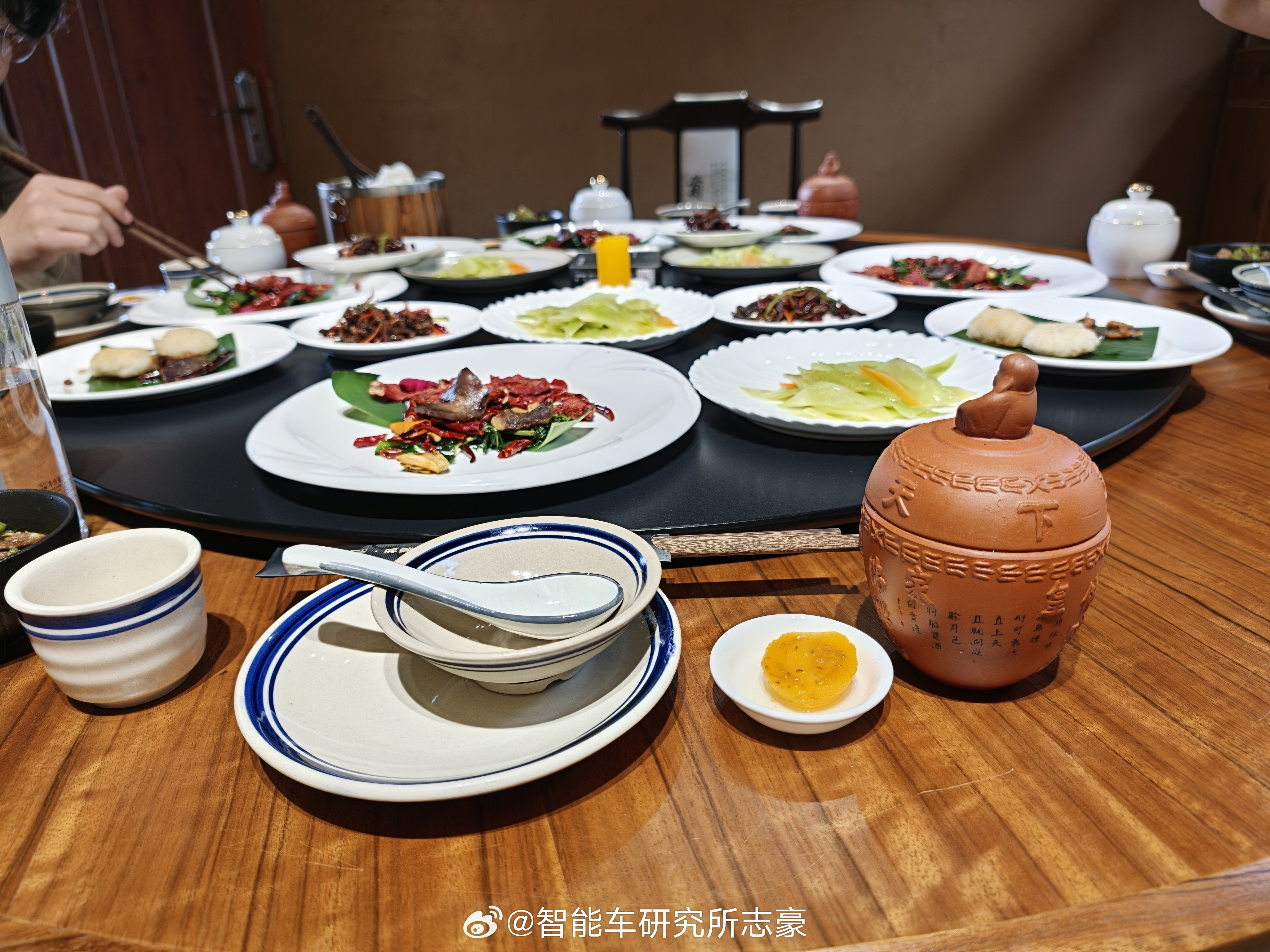 有无云南朋友，问问:这是当地菜吗？